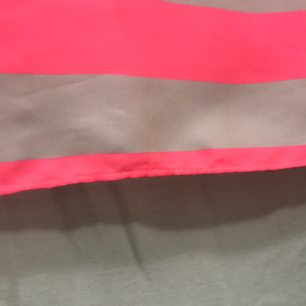 NWOT Express tank - Picture 3 of 4